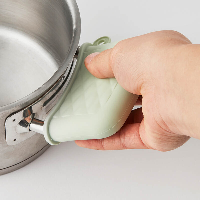 Bộ 1 Miếng L&oacute;t Nồi V&agrave; 2 Miếng L&oacute;t Tay Cầm Bằng Silicone Locknlock - 2 M&agrave;u (Xanh Mint, Hồng) - 10.7x6.7cm - CKT224S01 image number null